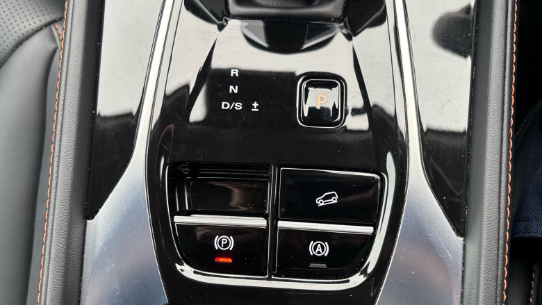 MG HS 1.5 T-GDI Trophy 5dr DCT Petrol Hatchback